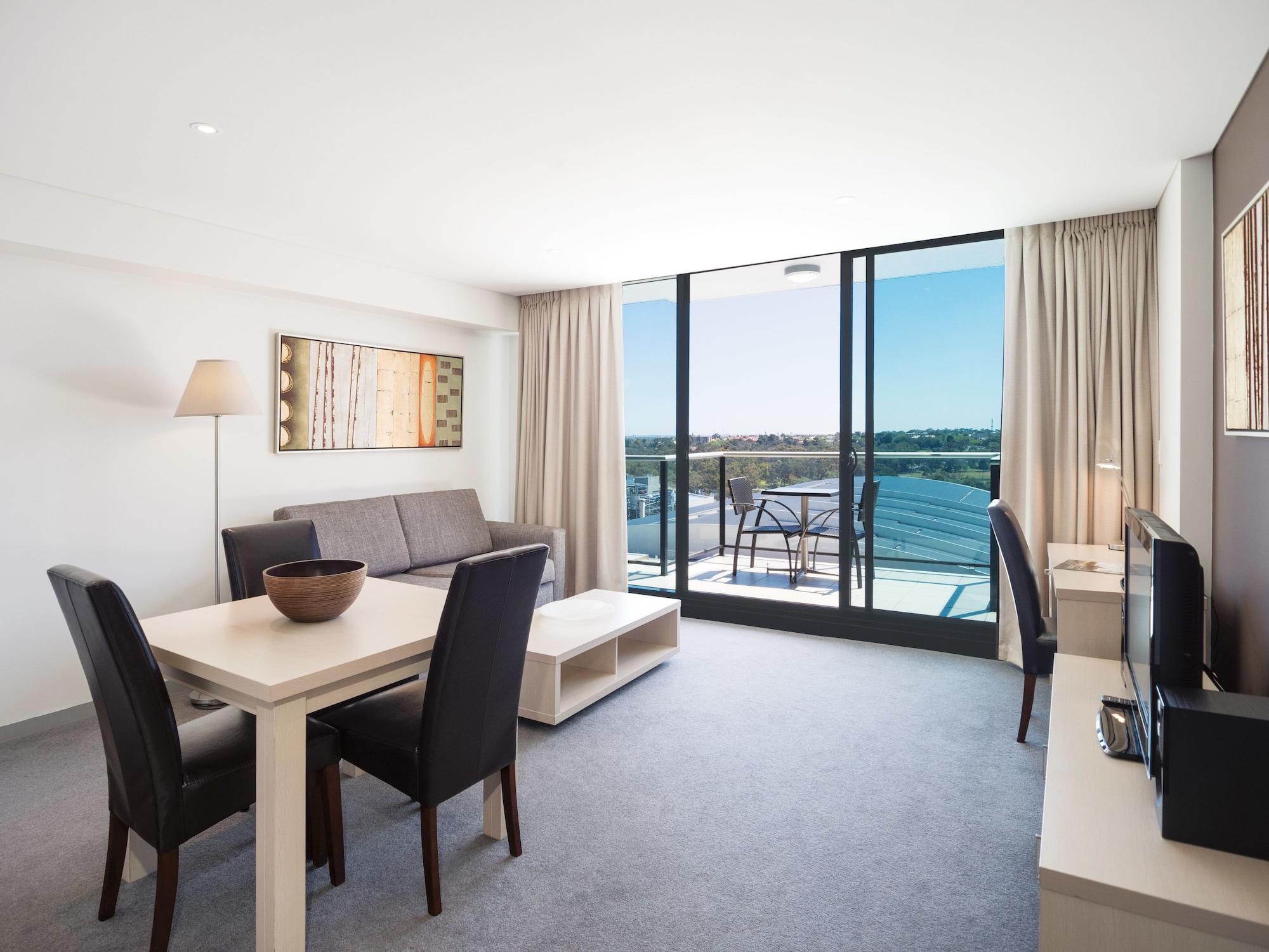 Oaks Adelaide Horizons Suites Extérieur photo