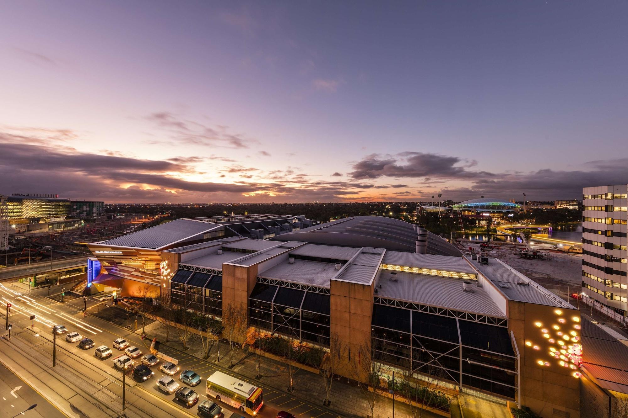 Oaks Adelaide Horizons Suites Extérieur photo