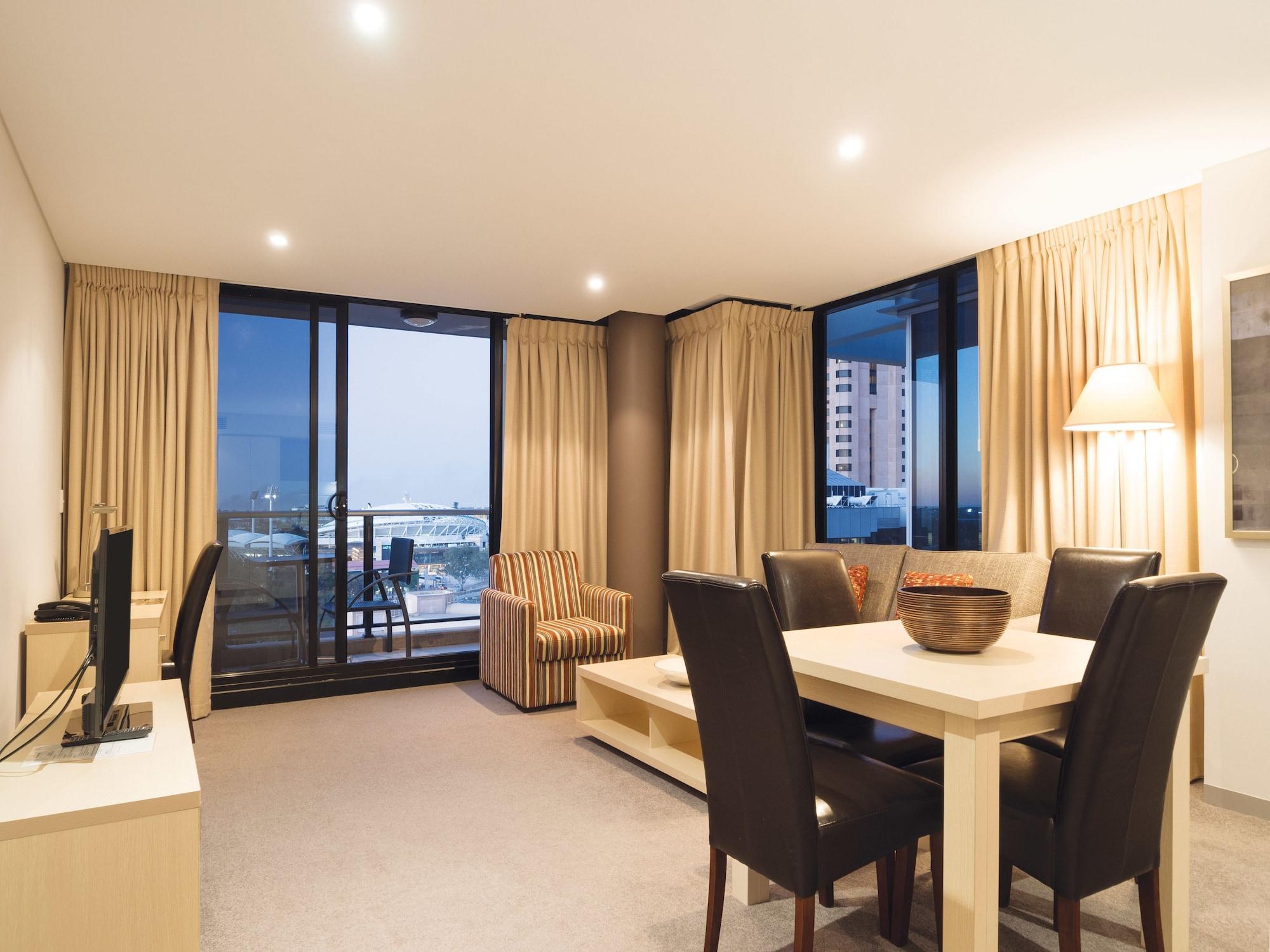 Oaks Adelaide Horizons Suites Extérieur photo