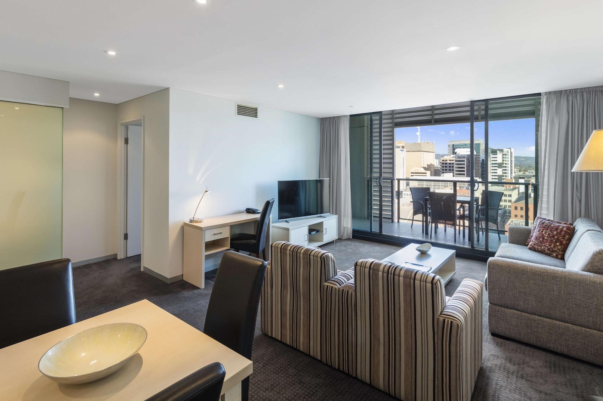 Oaks Adelaide Horizons Suites Extérieur photo