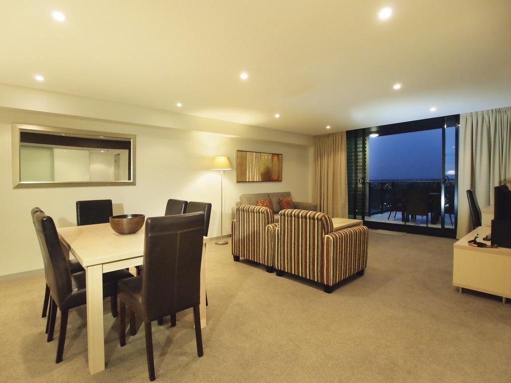 Oaks Adelaide Horizons Suites Extérieur photo