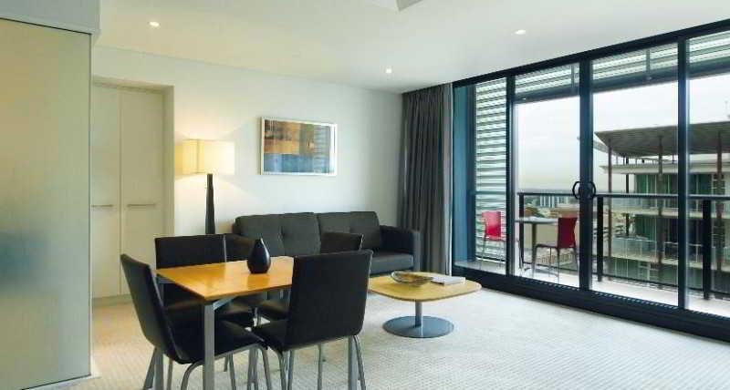 Oaks Adelaide Horizons Suites Extérieur photo