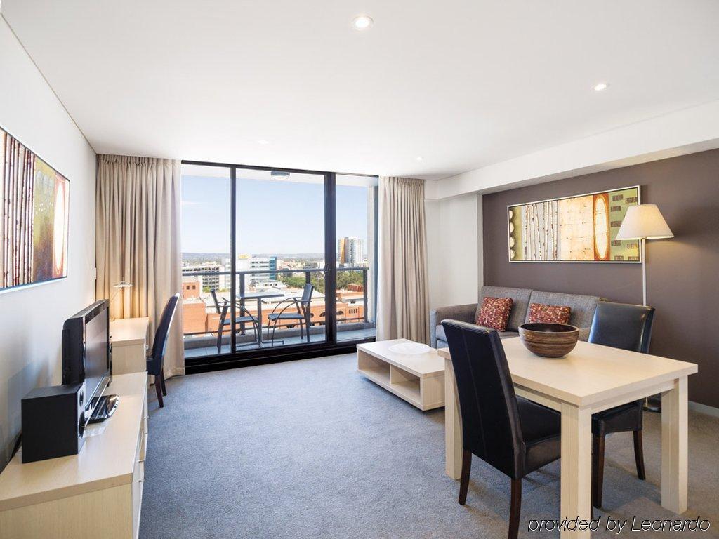 Oaks Adelaide Horizons Suites Extérieur photo