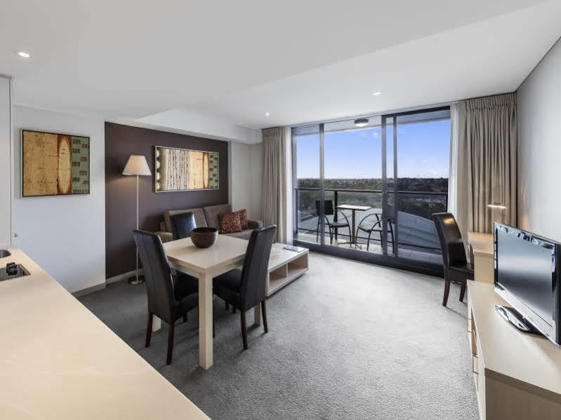 Oaks Adelaide Horizons Suites Extérieur photo